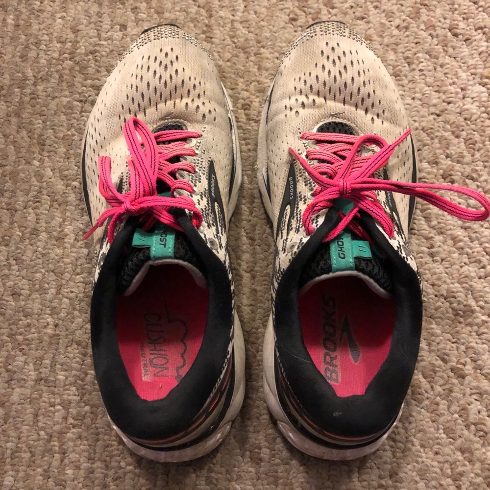 BROOKS GHOST 11 - Size 8.5